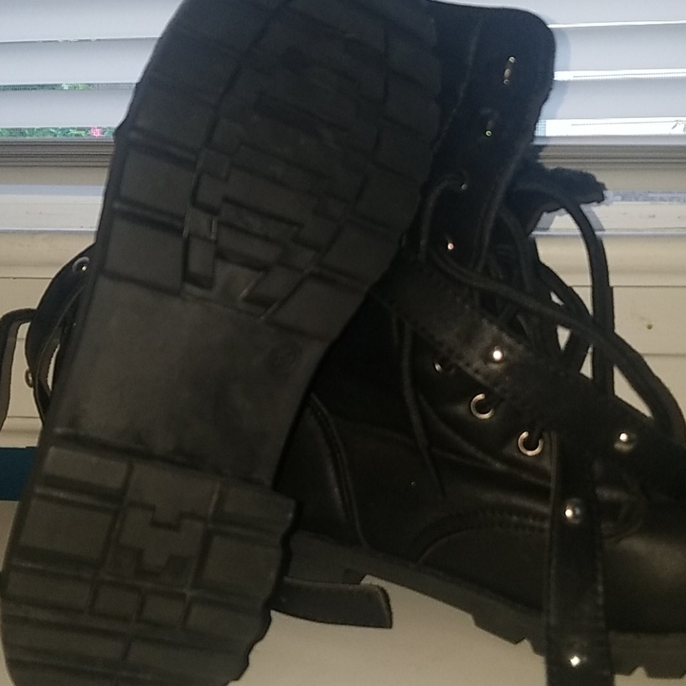 Combat Boot - Picture 2 of 3